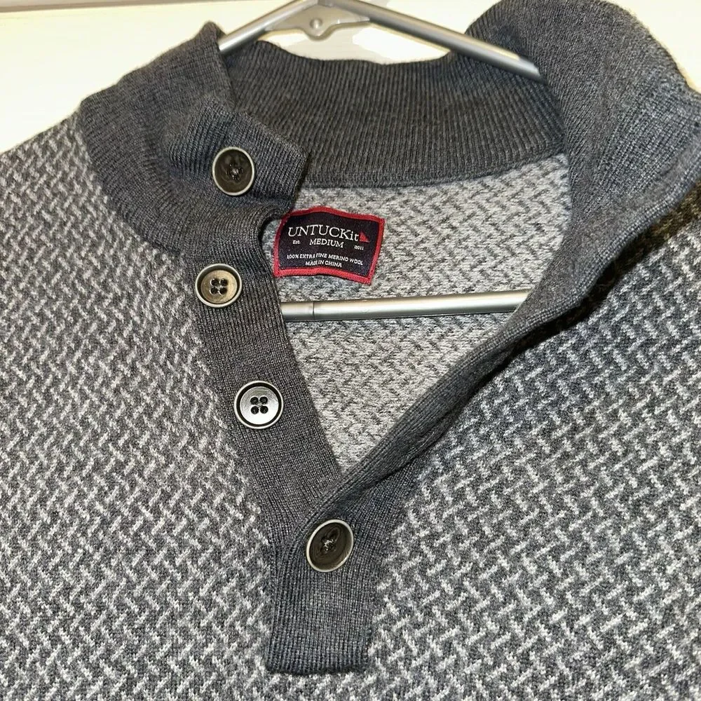 UNTUCKit *see photos*